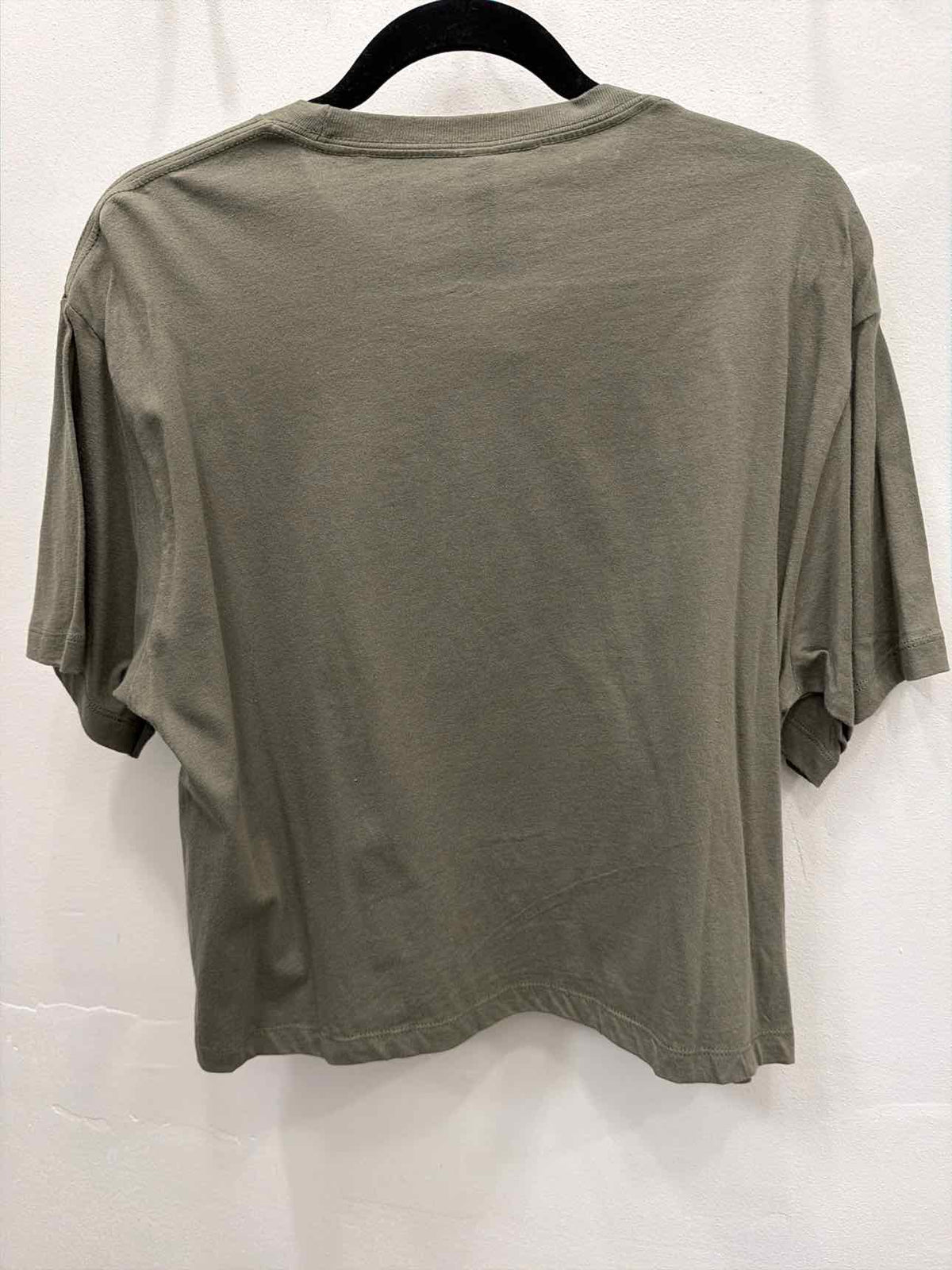 Camo Ghost Cropped Graphic Tee Olive Size Large Top