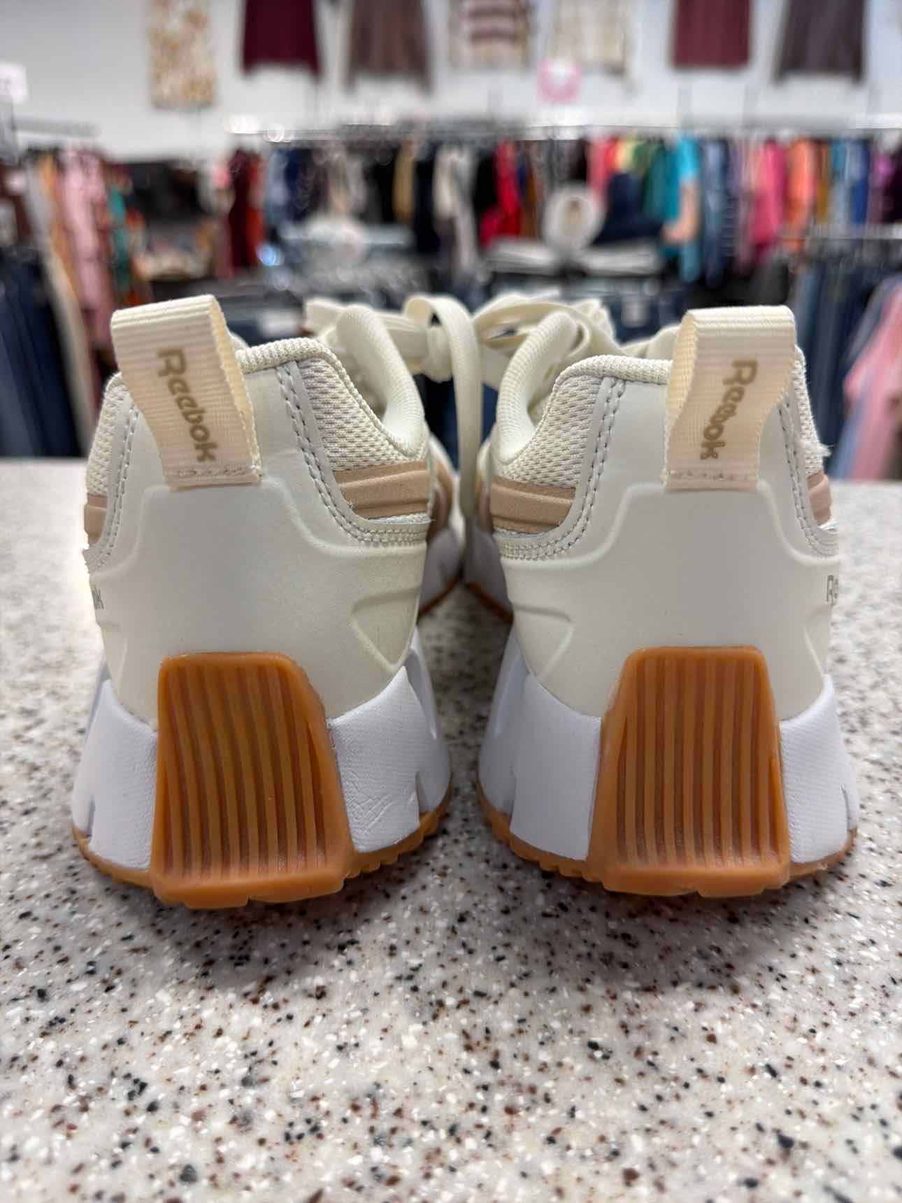 Reebok Size 7.5 Cream Sneakers