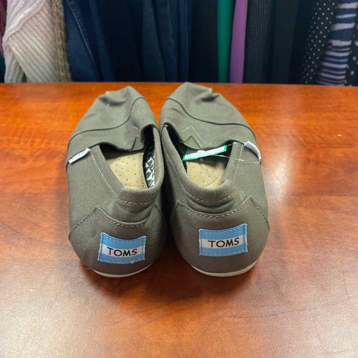 TOMS Size 7 Gray Shoes