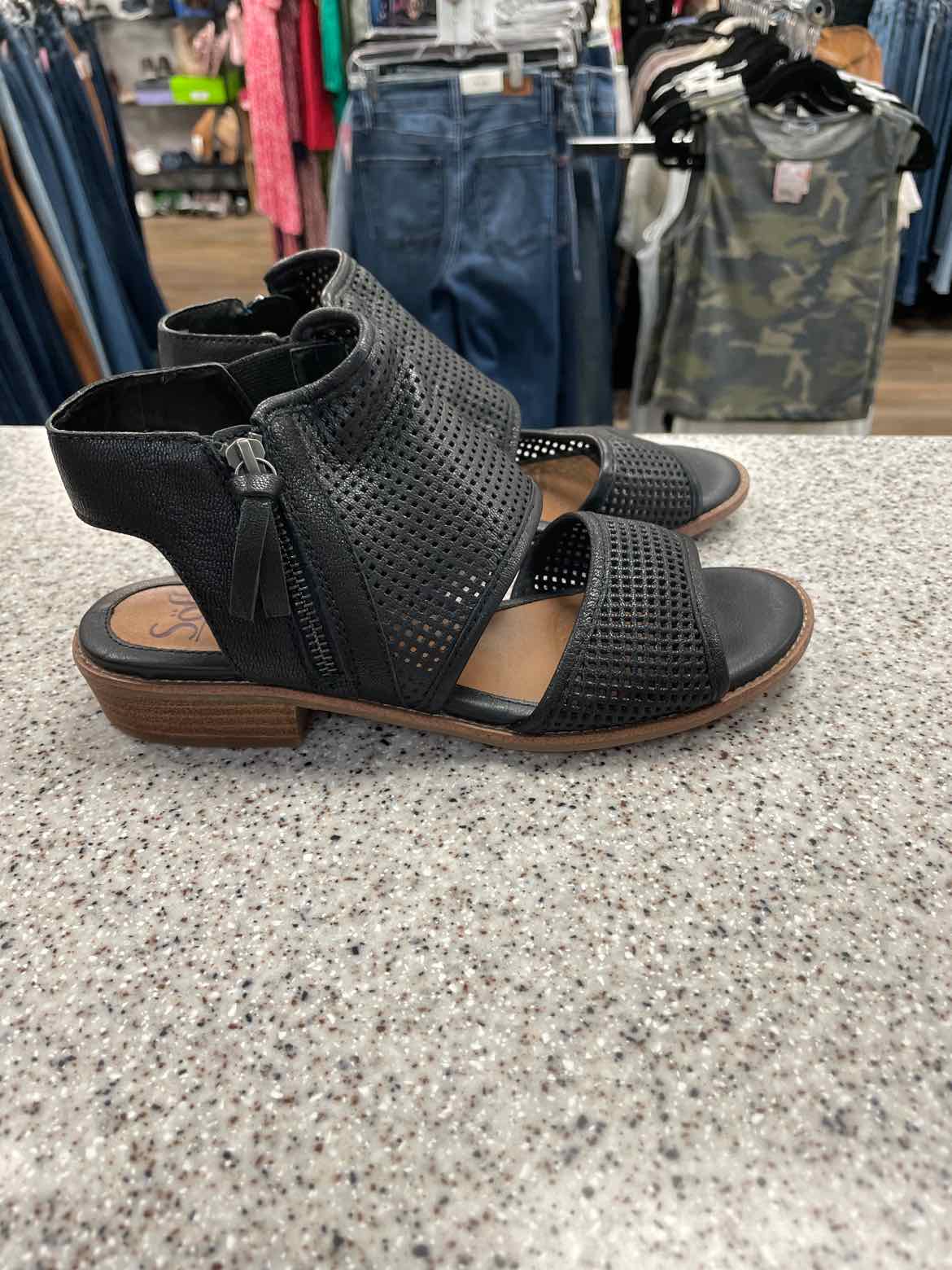 Sofft Size 8 Blk/Silver Lace sandal