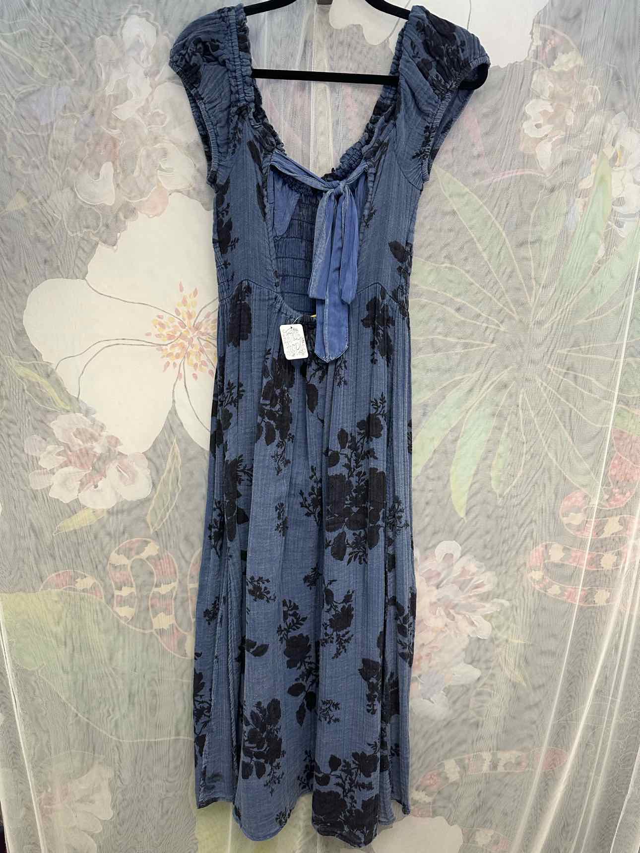 Free People NEW NWT Textured Floral Print Stretch Size Small Denim Dress