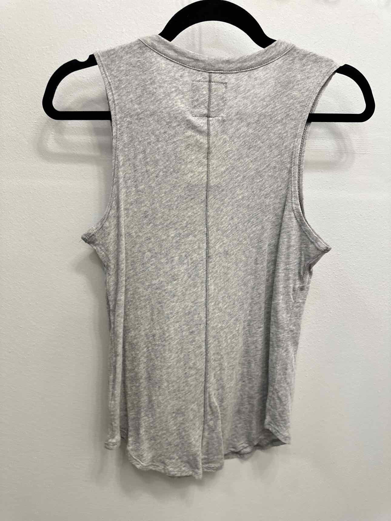 CHASER Size Small Grey Top
