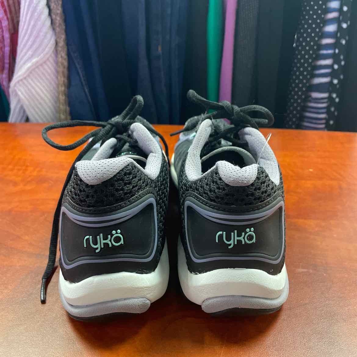 Ryka Black/Grey Influence 2.5 Women's Training Sneakers Size 7 1/2