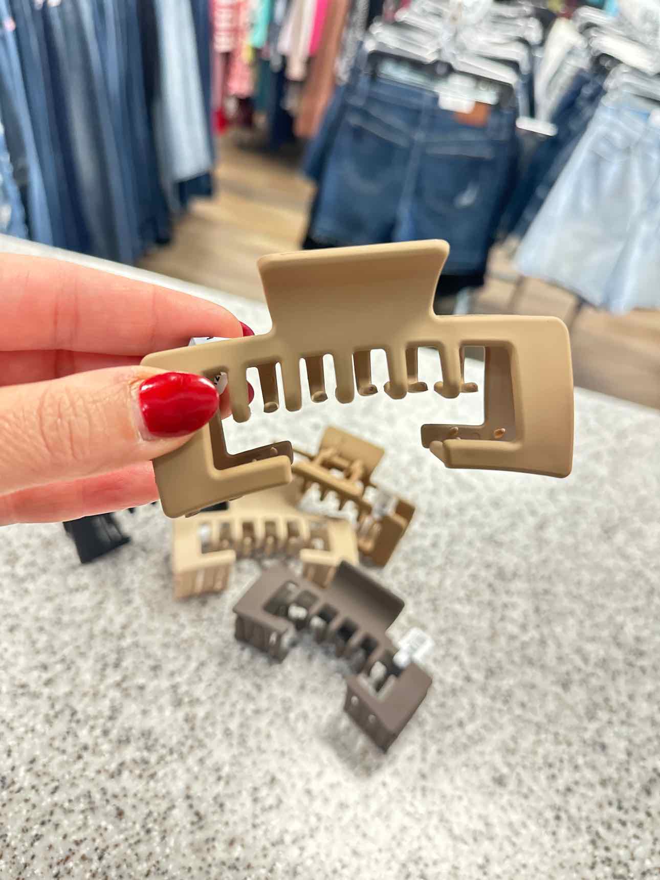 Notched Out 4" Hair Claw Clip