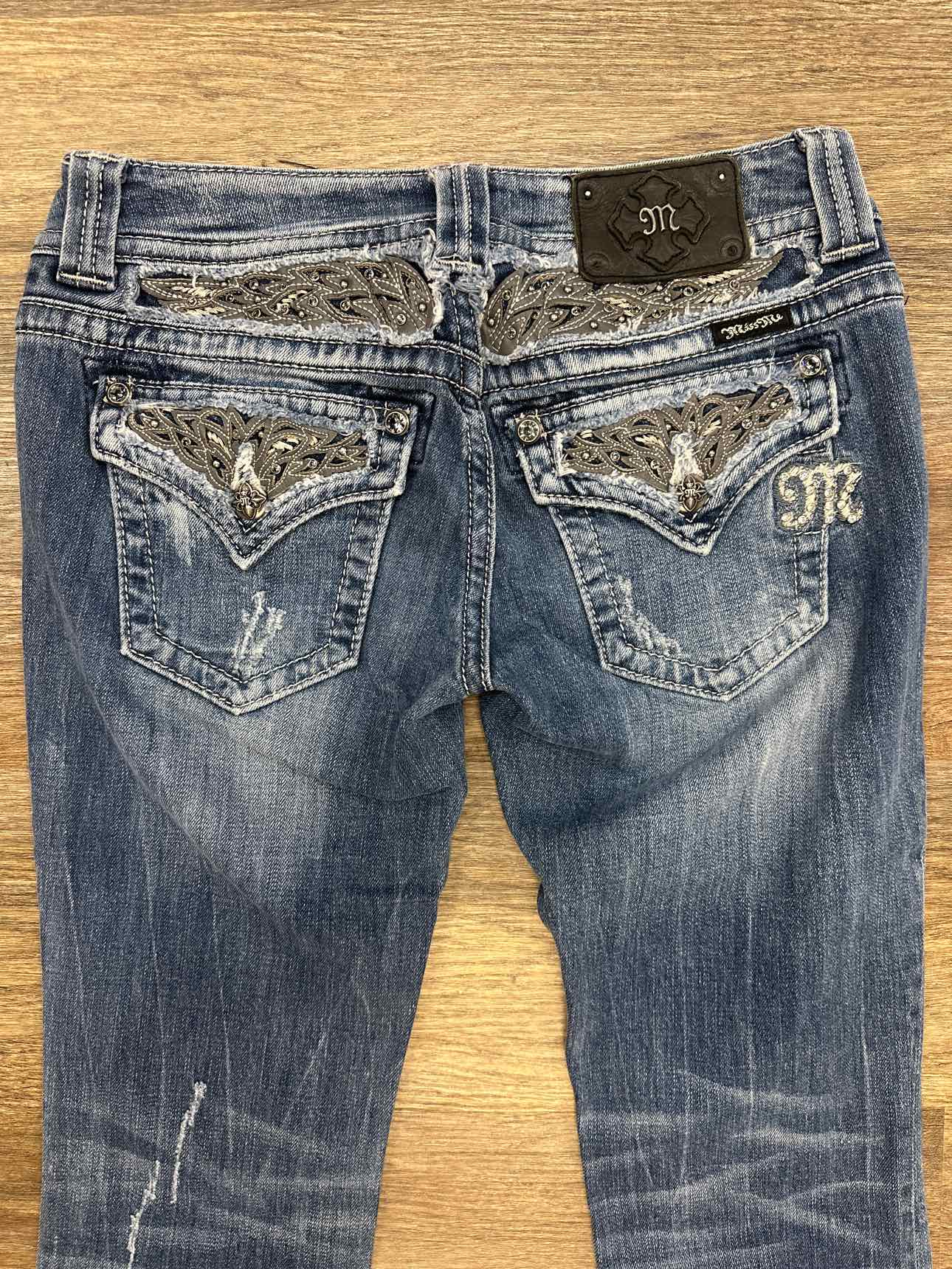 Miss Me Size 28 Boot Cut Distressed Angel Wing Design Back Pockets Denim Jeans