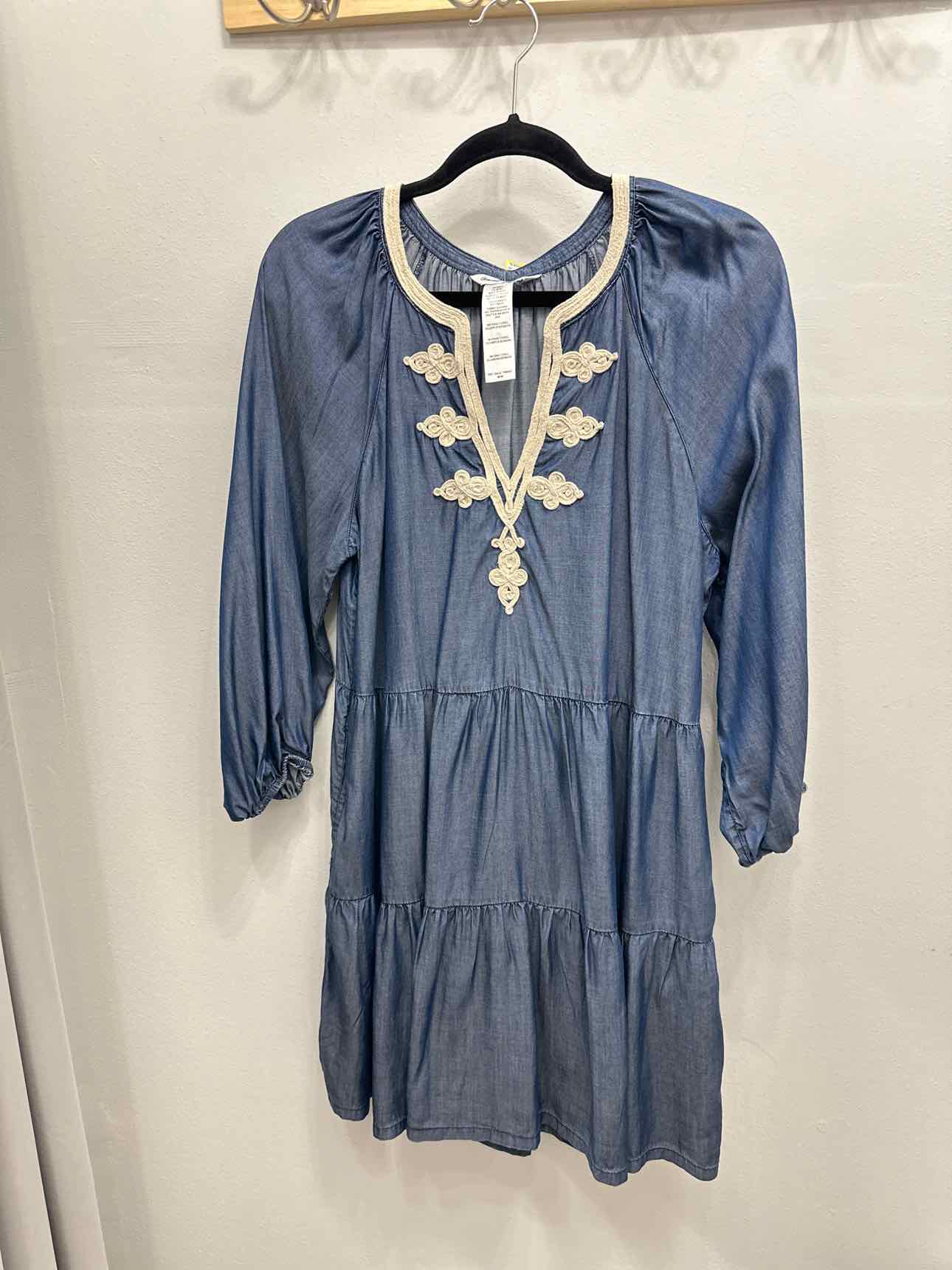 Tommy Bahama Size Medium Denim Dress