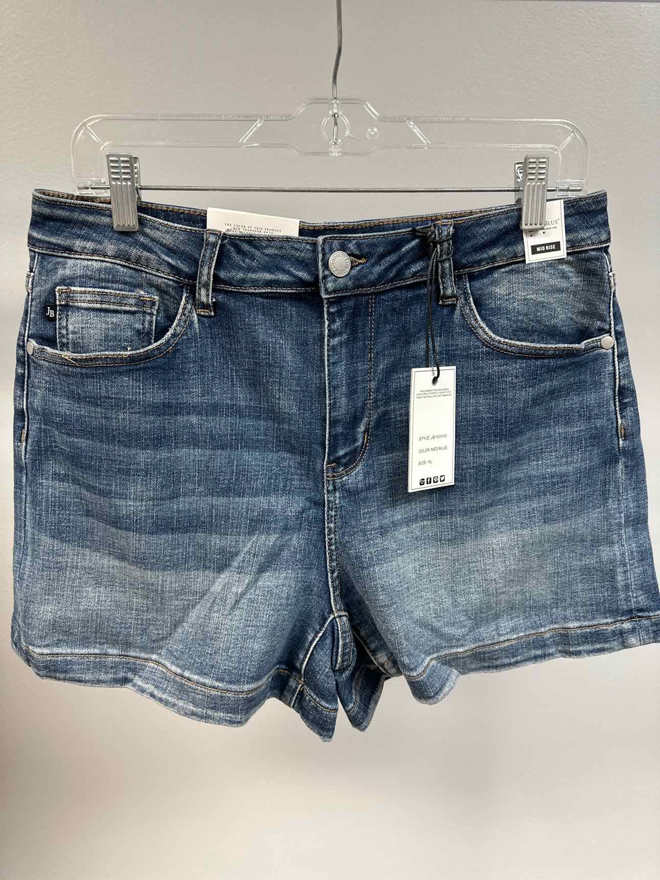 Judy Blue Mid-Rise 1" Hem Cuffed Denim Medium Wash Shorts
