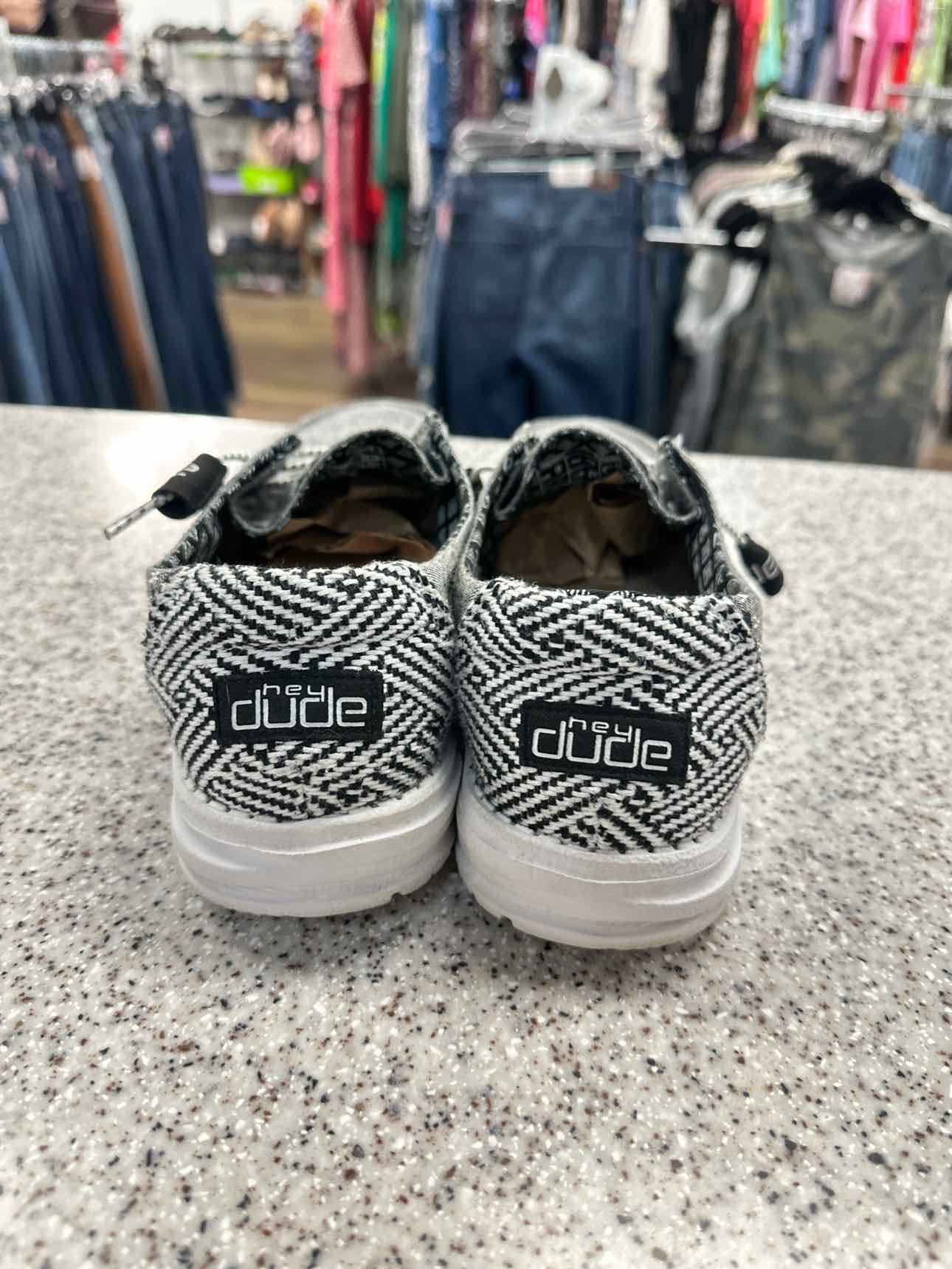 Hey Dude Size 9 Gray Shoes