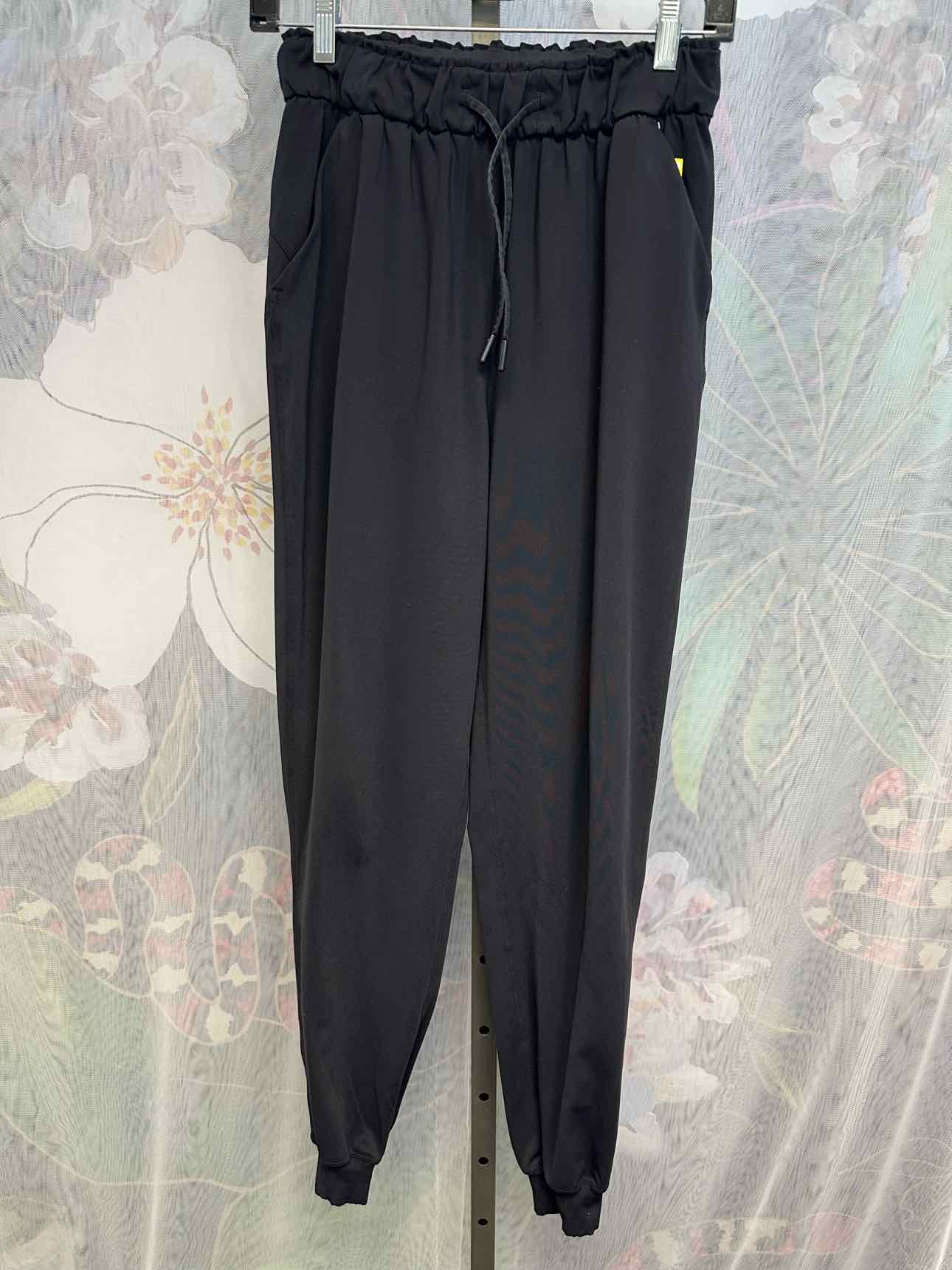 Lululemon Size 4 Black Athletics
