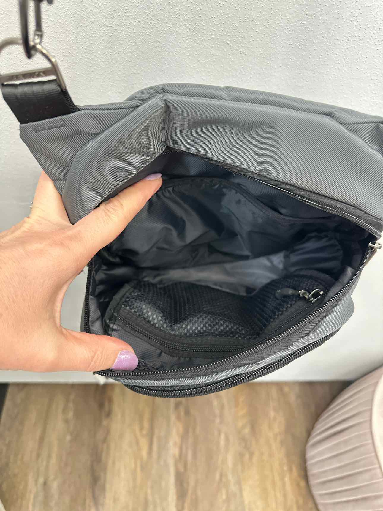Travelon Size Medium Charcoal Handbags