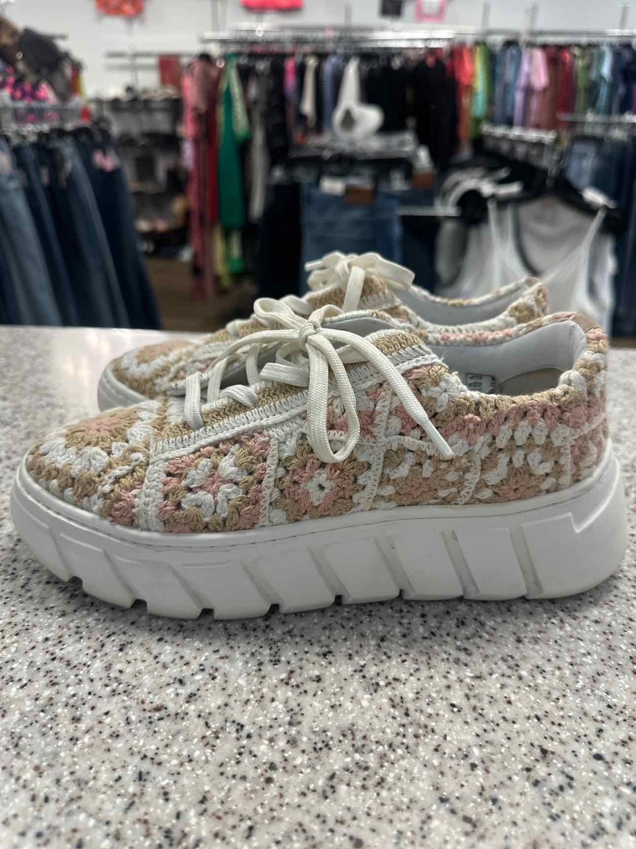 Free People Size 37 Pastel Catch Me If You Can Crochet Platform Sneakers