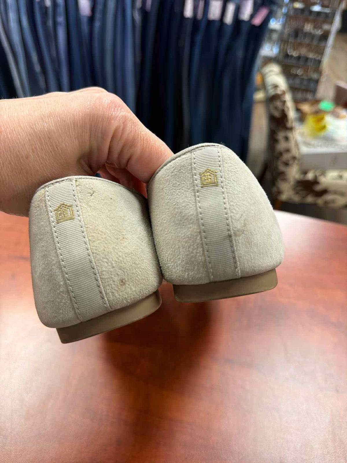 Birdies The Starling Loafers Gray Suede Finish Quilted Interior Size 6