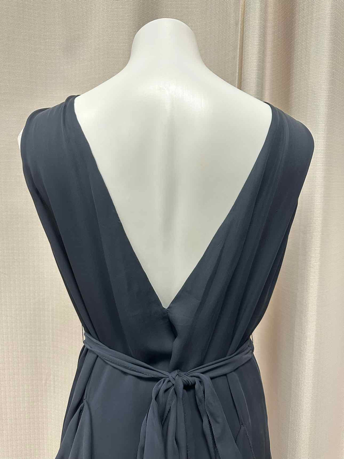 L'Agence 100% Silk Belted Lighweight Flowy Keyhole Overlay Neck 2 Black Dress