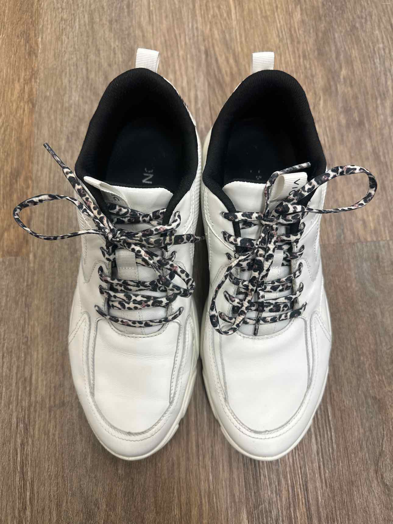 Vionic Size 10 White Sneakers