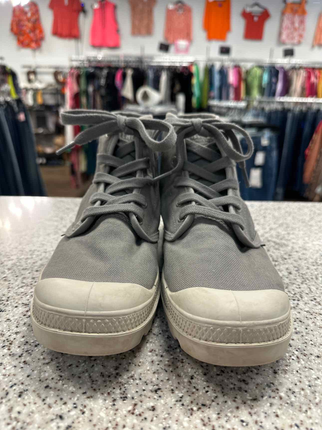 Palladium Size 9 Gray Sneakers