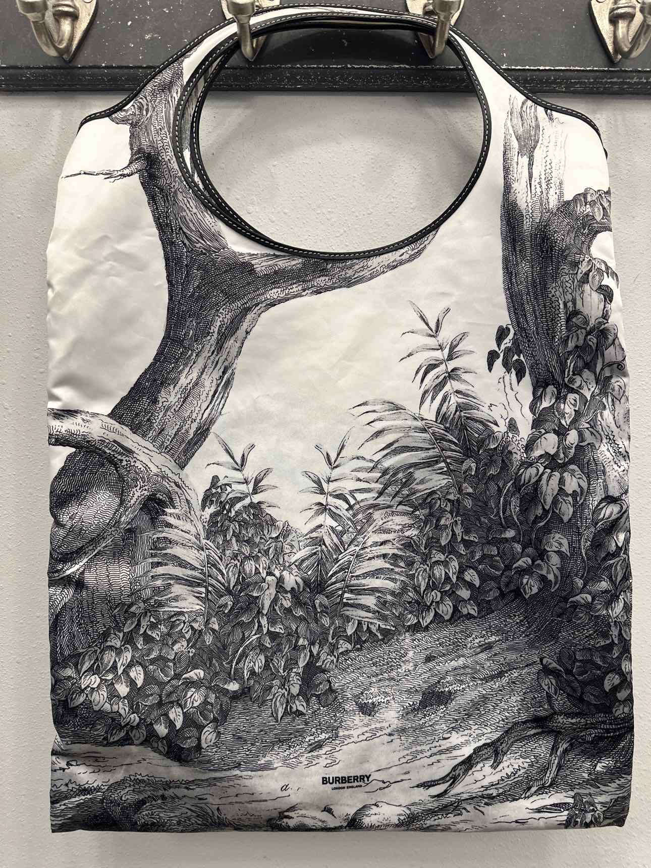 Burberry Fall/Winter 2019 Deer motif Print Shopping Nylon Flat Tote Bag