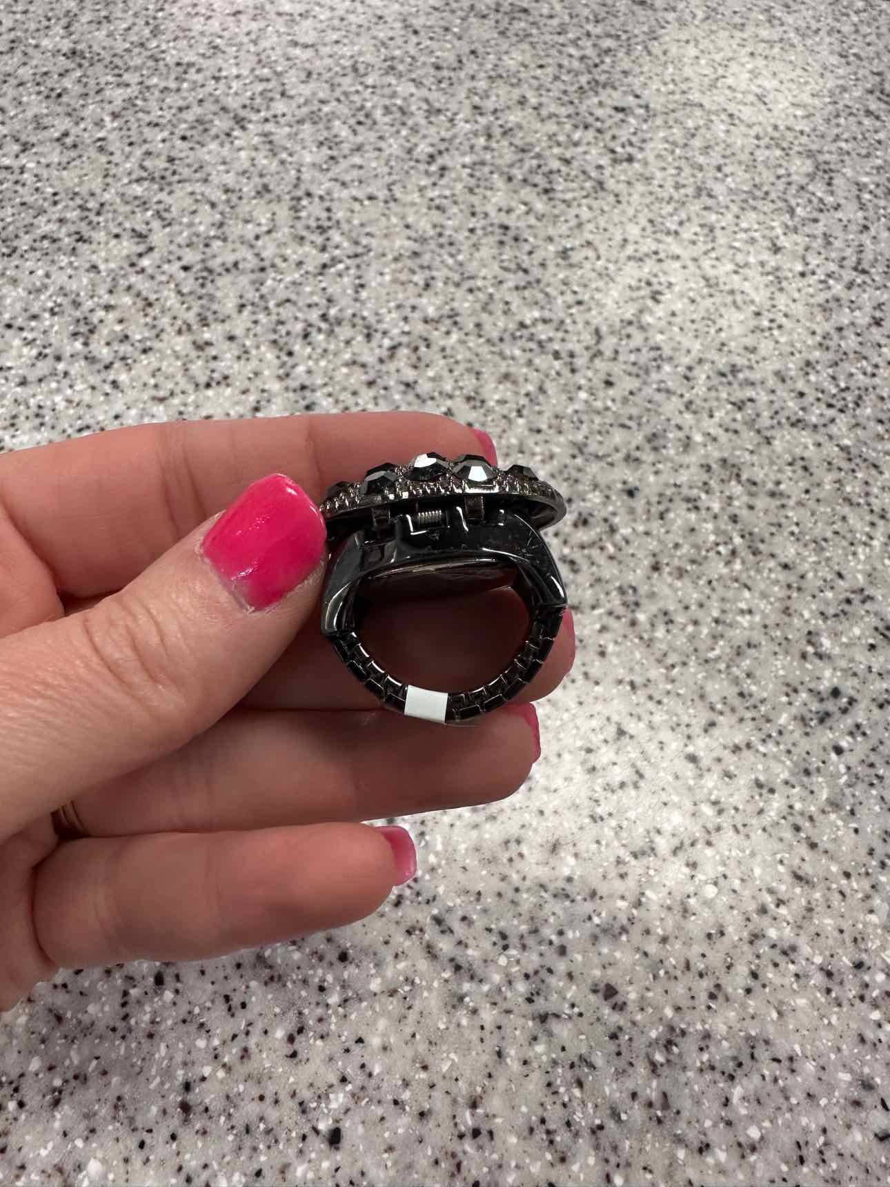 Chicos Stretch Clock Ring