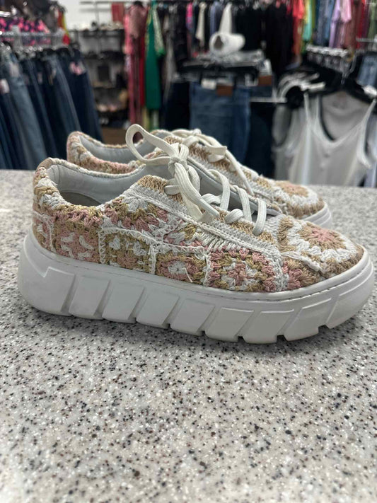 Free People Size 37 Pastel Catch Me If You Can Crochet Platform Sneakers