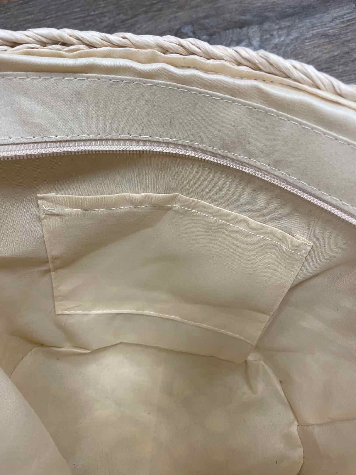 Judson & Co Size Medium Natural Handbags