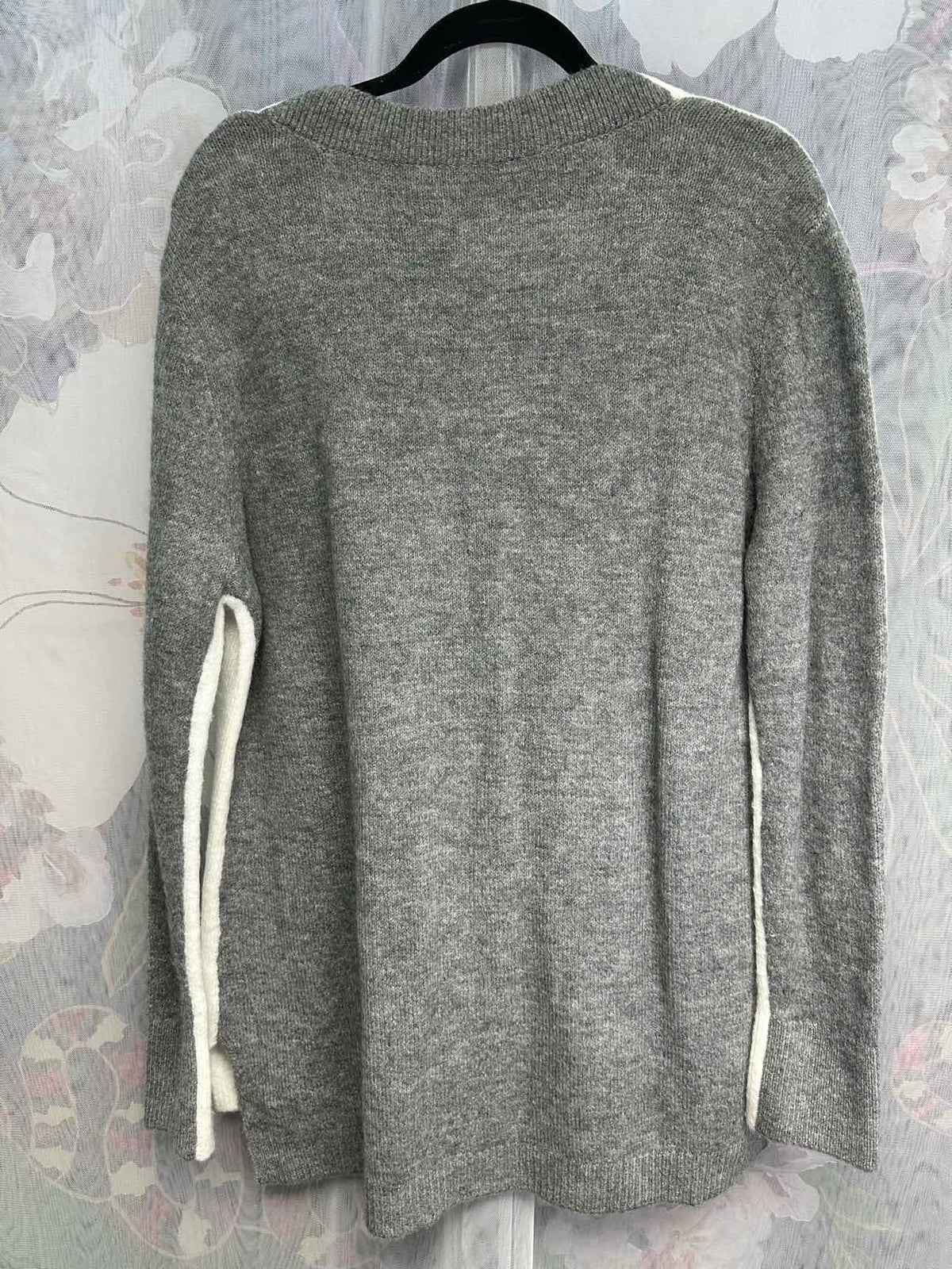BB Dakota Soft Colorblock Long Sleeve Size Medium White/Grey Cardigan