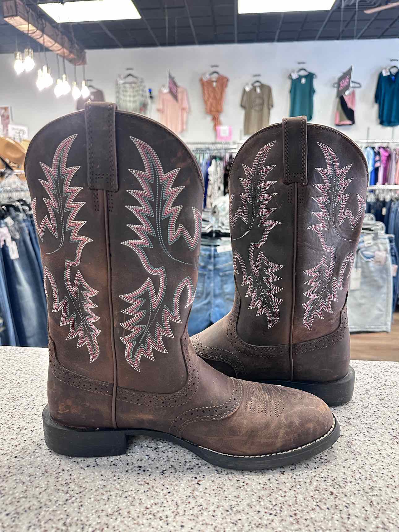 Ariat Size 9B Heritage Distressed Leather Stitch Western Dark Brown Cowboy Boots