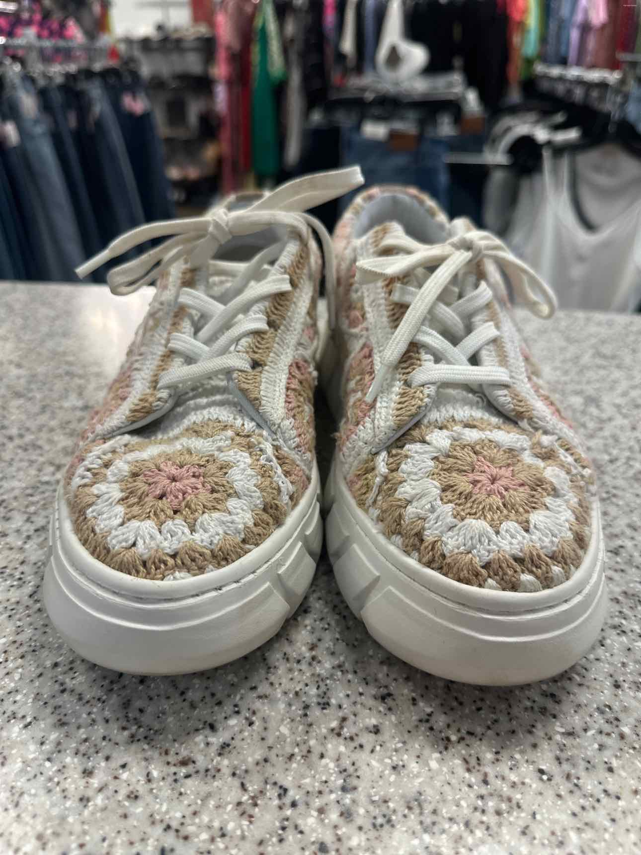 Free People Size 37 Pastel Catch Me If You Can Crochet Platform Sneakers