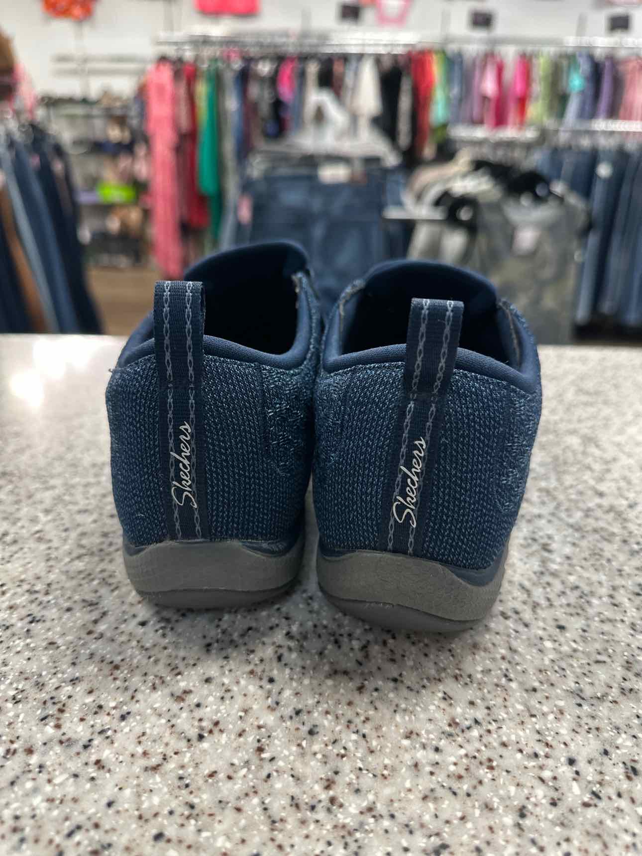 Skechers Size 8 Navy Shoes