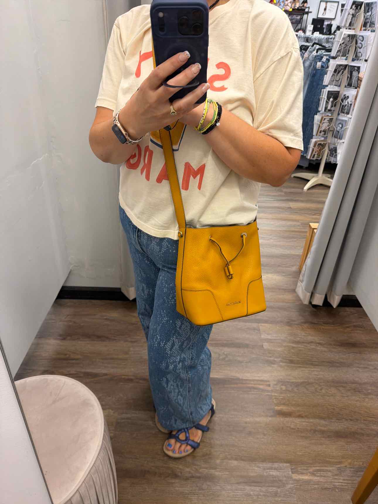 MICHAEL KORS Mercer Gallery Mustard Pebbled Leather Bucket Shoulder Handbags