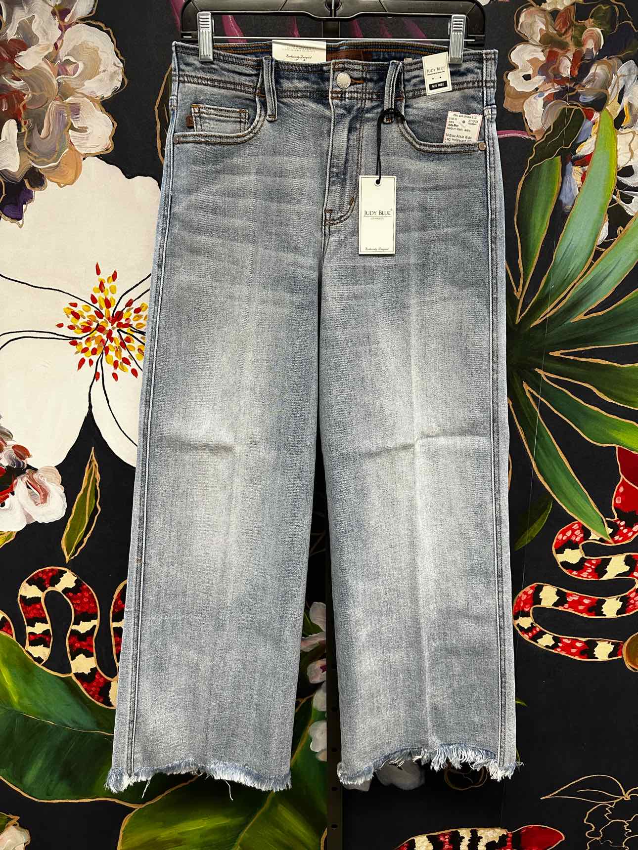 Judy Blue Mid Rise Ankle Wide Leg, Hollywood Waist Band, Fray Hem (JB82728)