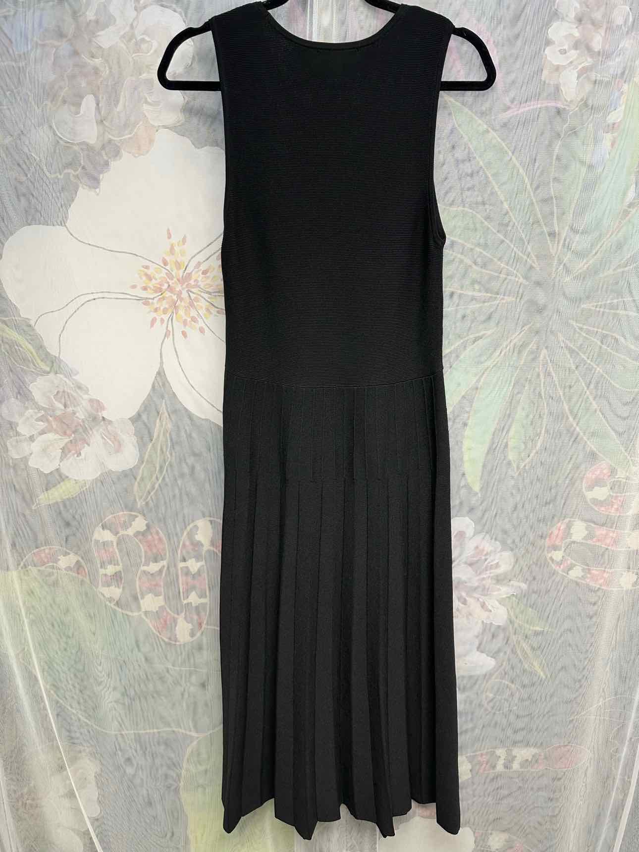 edited NEW NWT Pleated Maxi Sleeveless Sweater Size Medium Black Dress