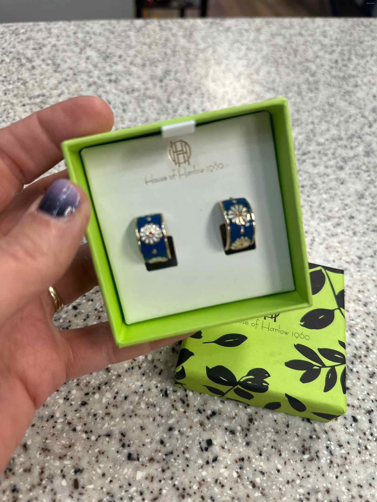 House of Harlow NEW 1960 Hoop Blue Enamel White Daisy Motif Gold-Tone Earrings