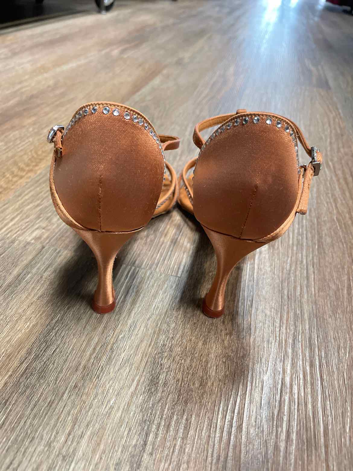 Bloch Size 8.5 Camel Shoes
