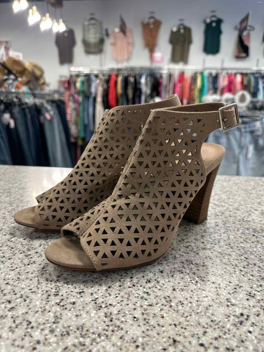 MaddenGirl Size 8 Beckie-C Faux Suede Lazercut Tan Sandals Shoes