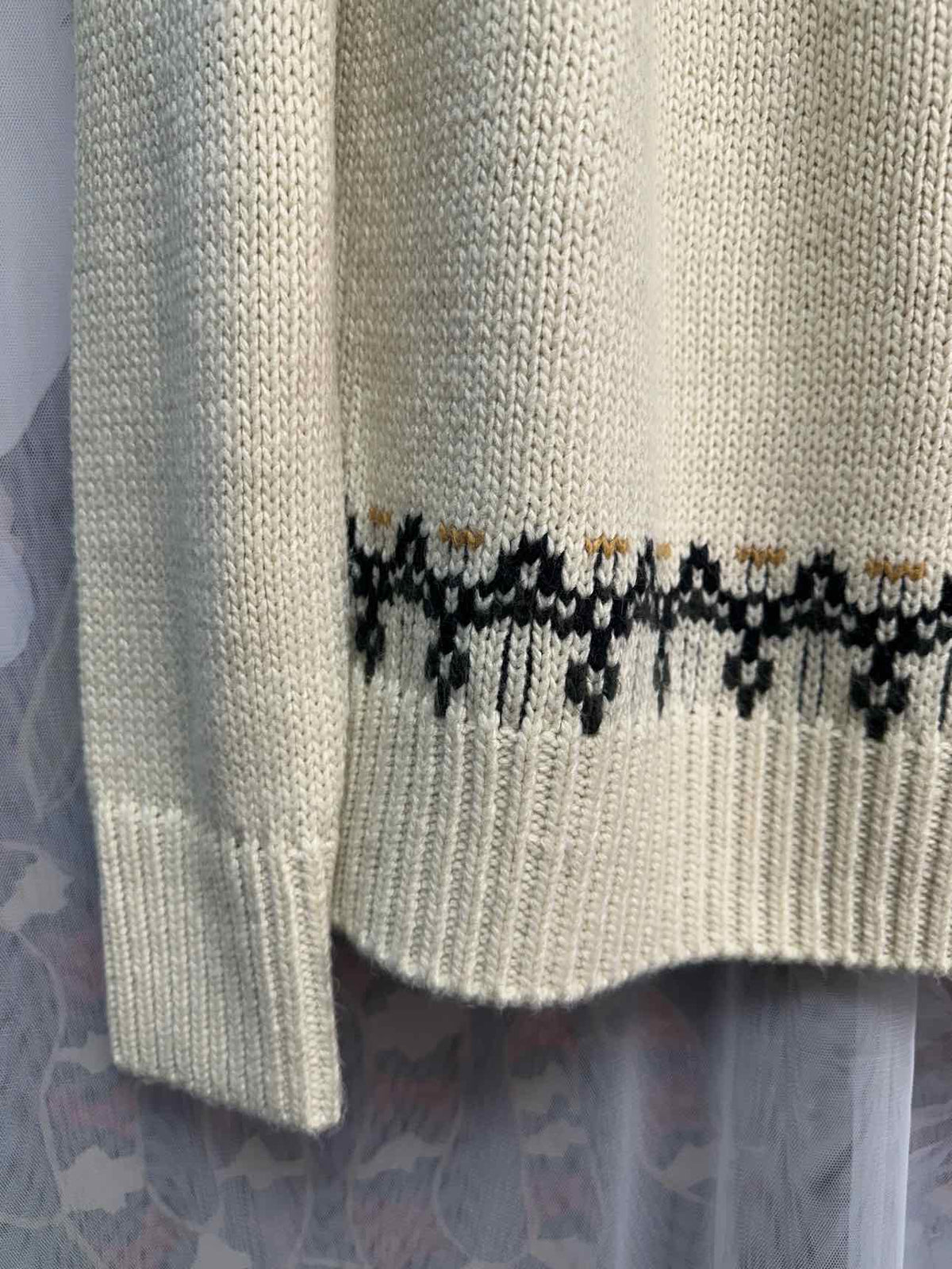 BB Dakota Woven Heavy Weight Turtleneck SweaterSize Medium Cream/Black Top