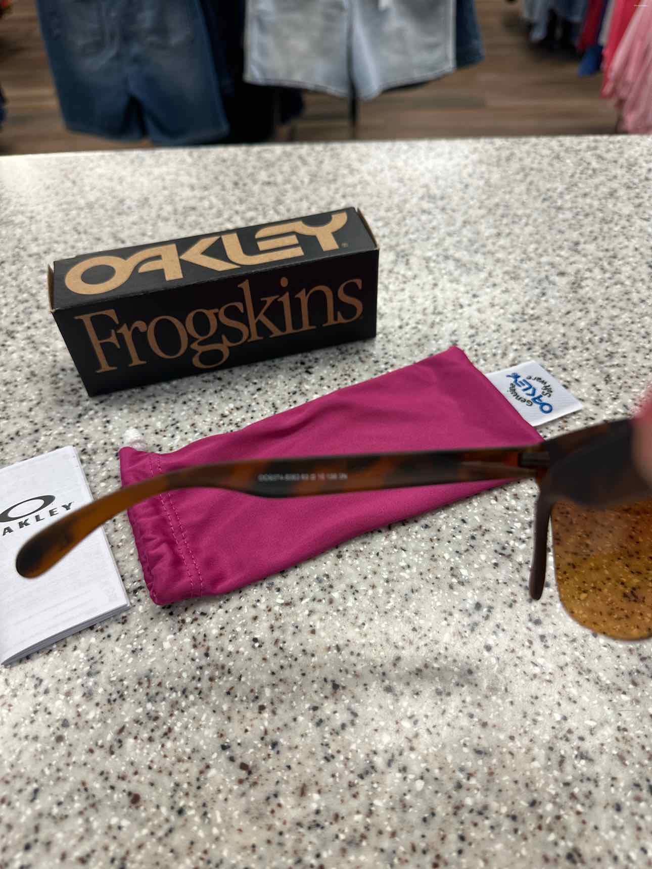 Oakley Size Brown Tortose Cat Eye Sunglasses NEW NIB