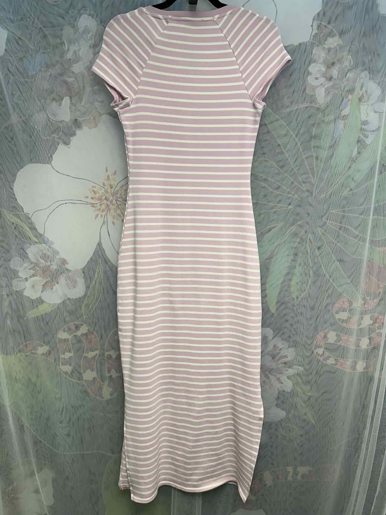Gilli Size Small Lavender Dress