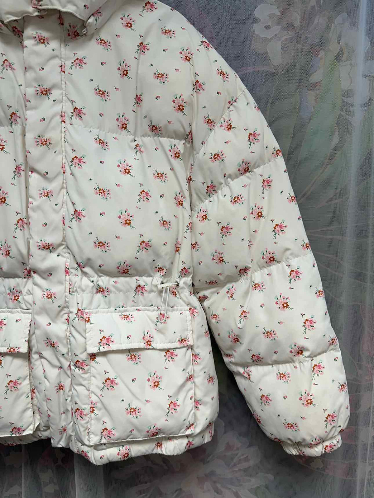 Flat White Floral Quilted Puffer Hooded Zip Up Size Medium White/Pink Coat