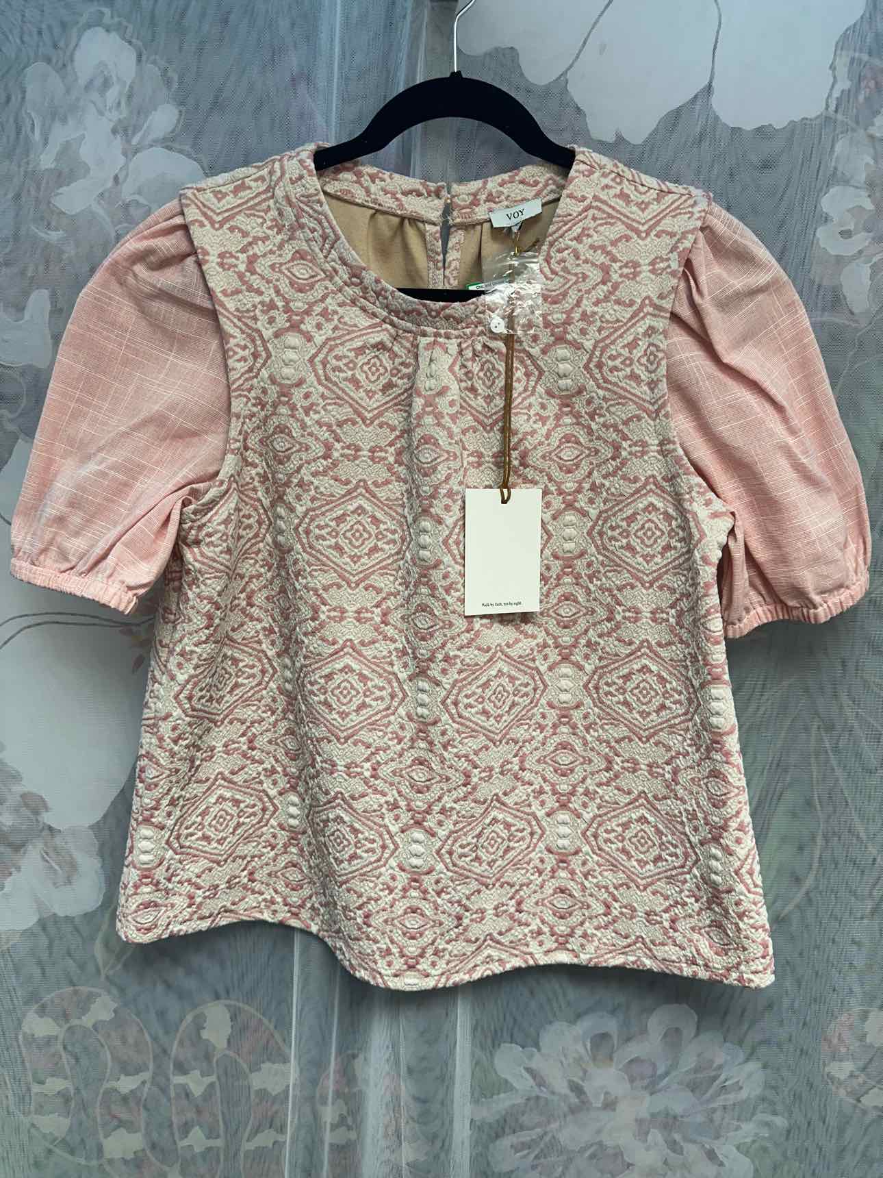 VOY Size Large Pink Top