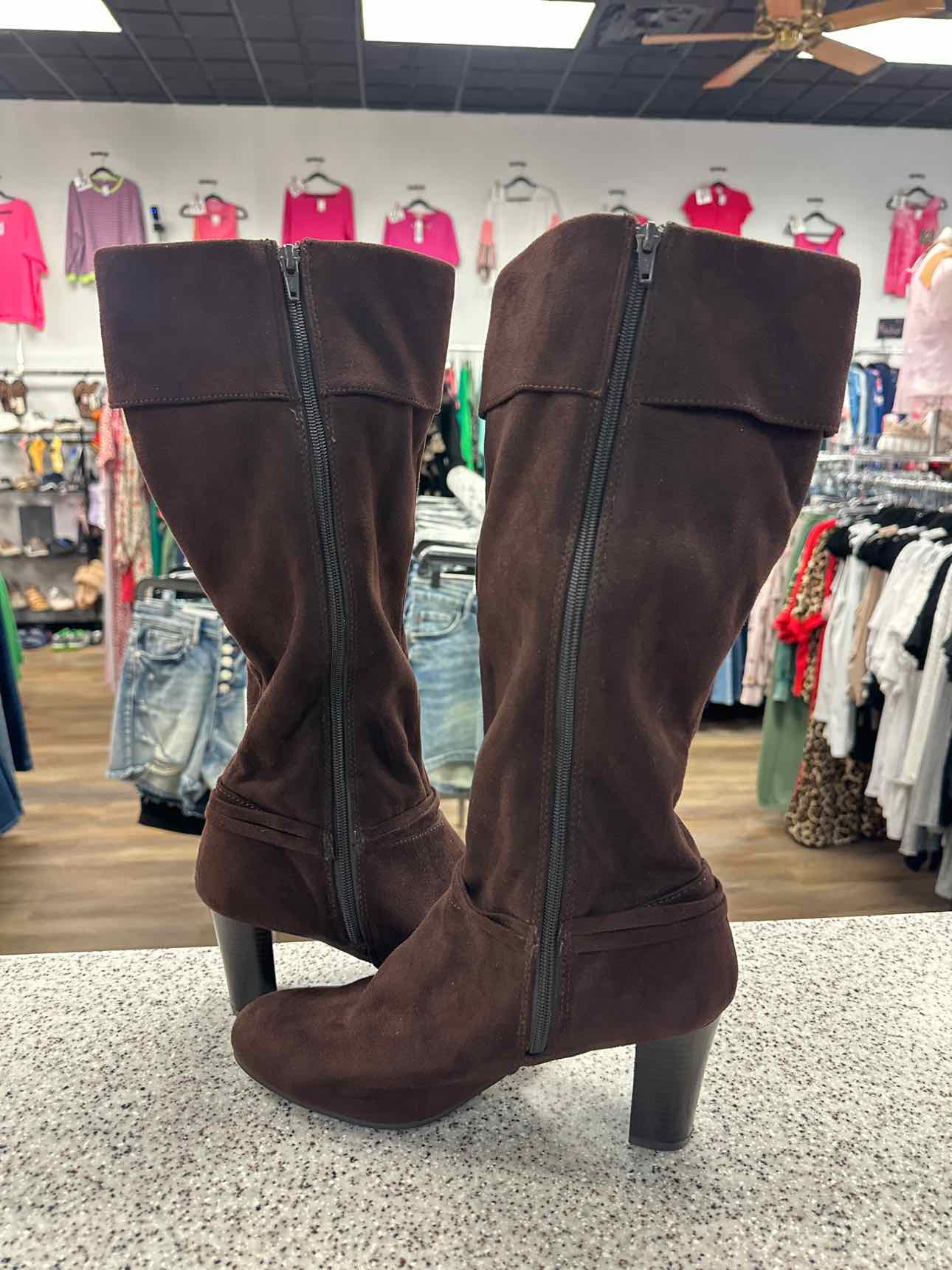 Predictions Size 9W Dark Brown Boots