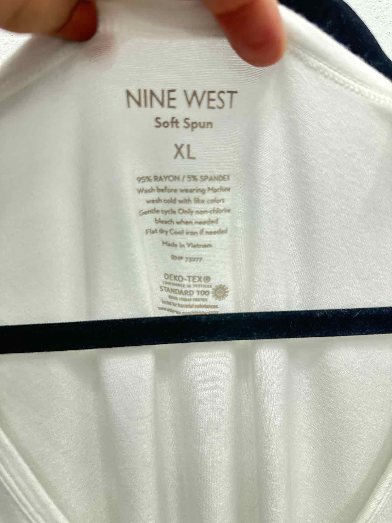 Nine West Size XL Sleeveless Vneck White Tank Top