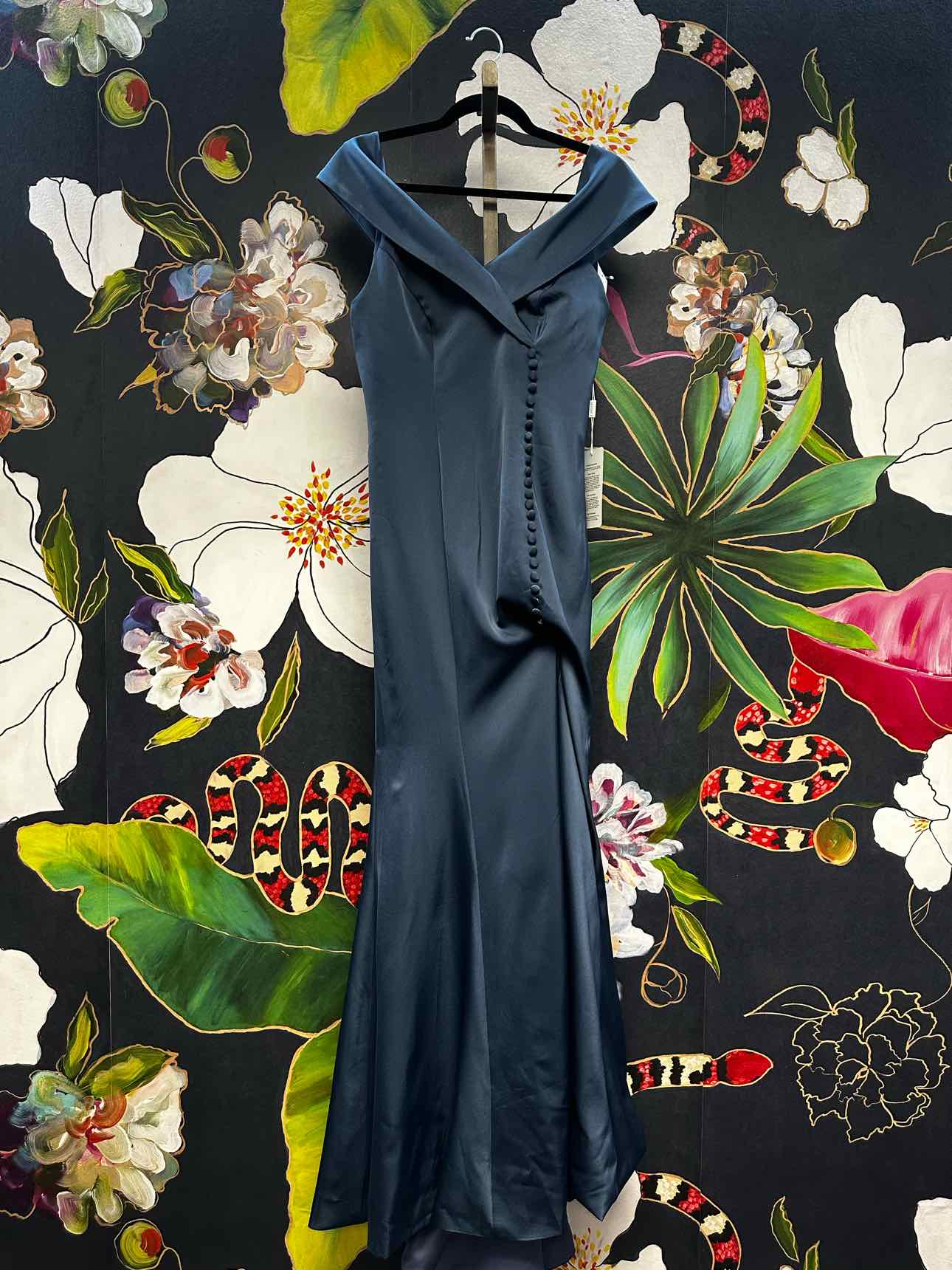 Kiarelys Size 6 Dark Navy Blue Formal Surplice Off Shoulder Gown Dress NEW
