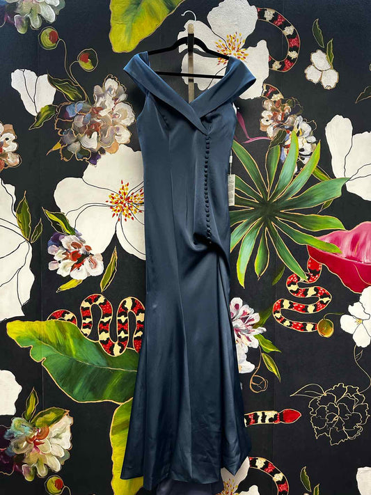 Kiarelys Size 6 Dark Navy Blue Formal Surplice Off Shoulder Gown Dress NEW