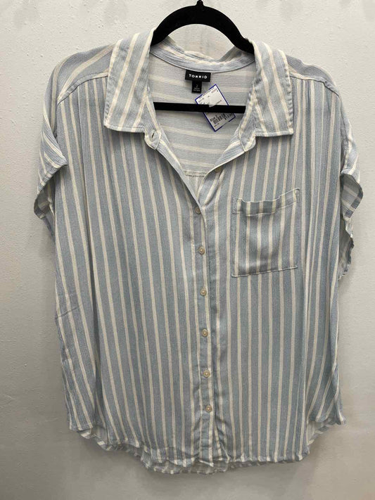 Torrid Size 2 Blue Top