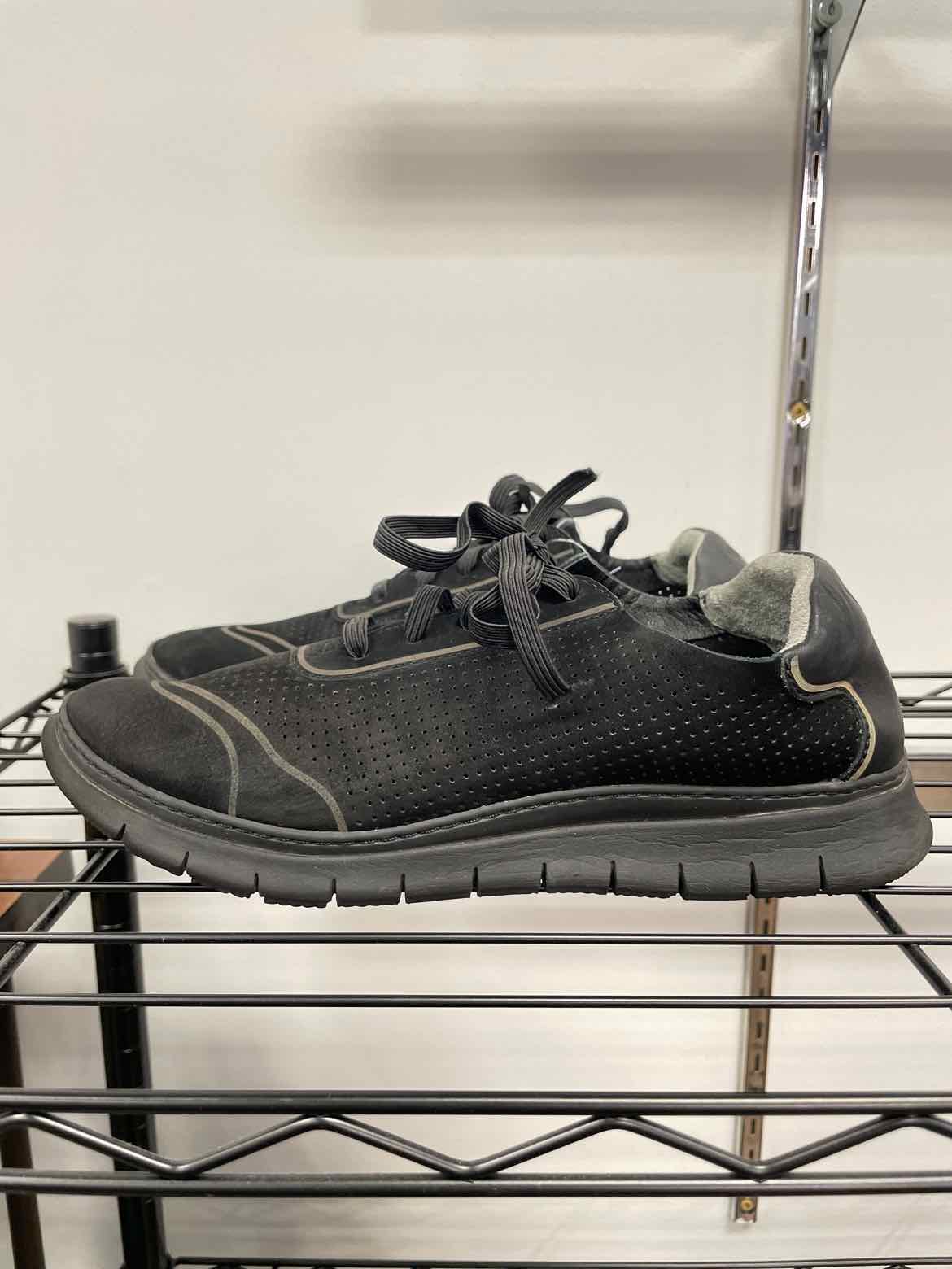 Vionic Size 10 Black Sneakers