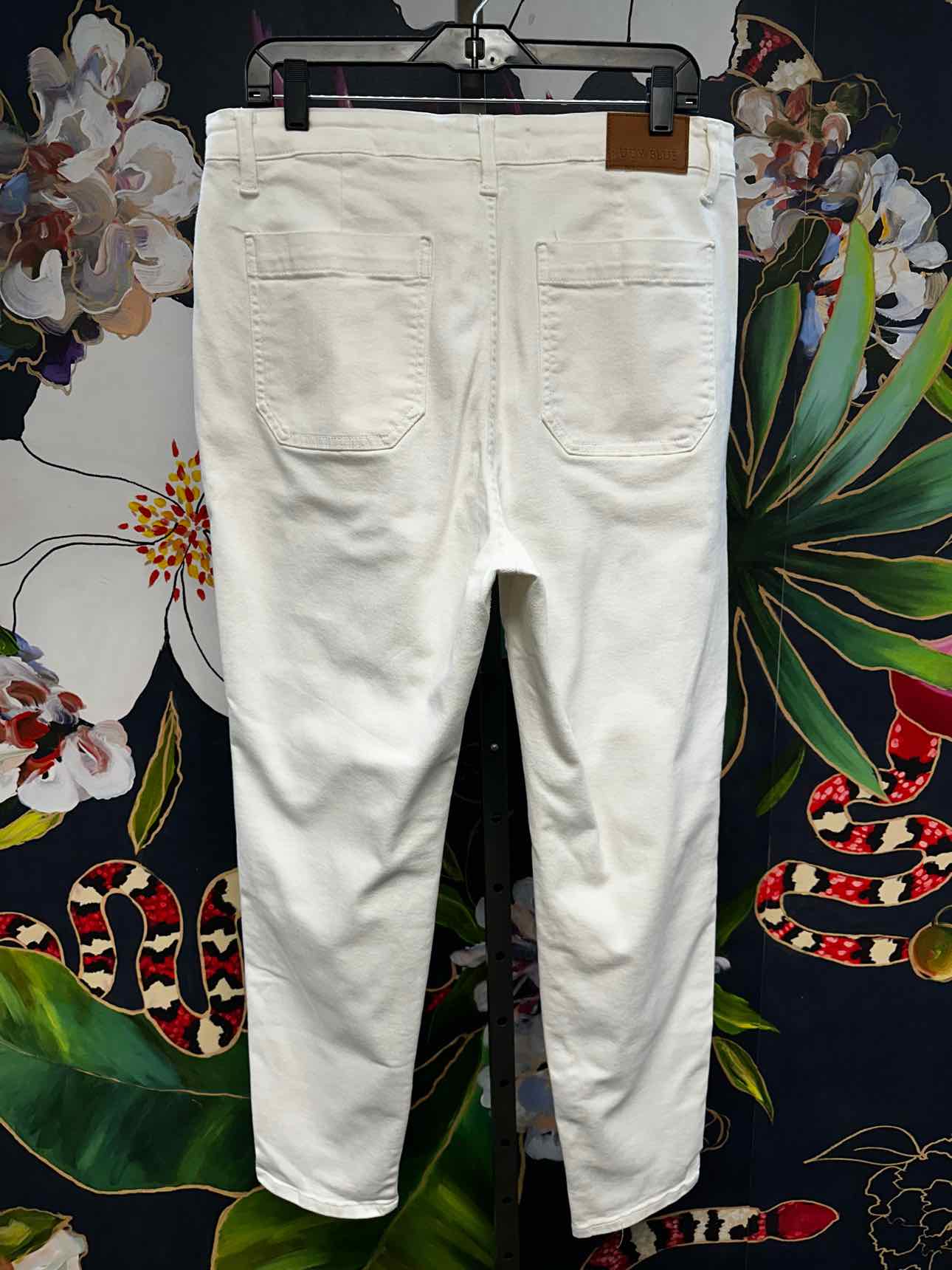 Judy Blue Size 15/32 White Denim Jogger Jeans