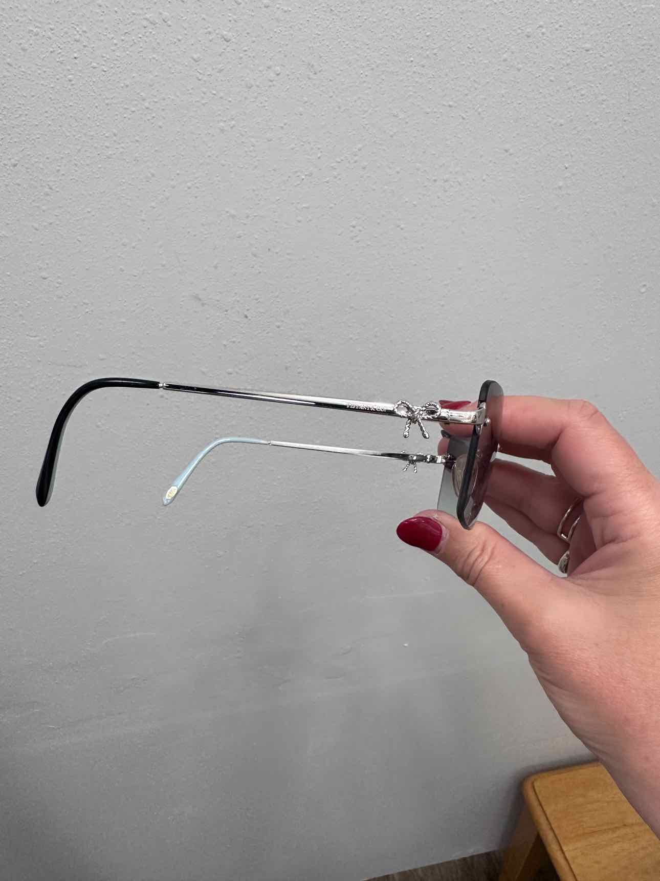 Tiffany & Co. Rimless Rectangle Shape Gradiant Brown Silver Bow Frame Sunglasses