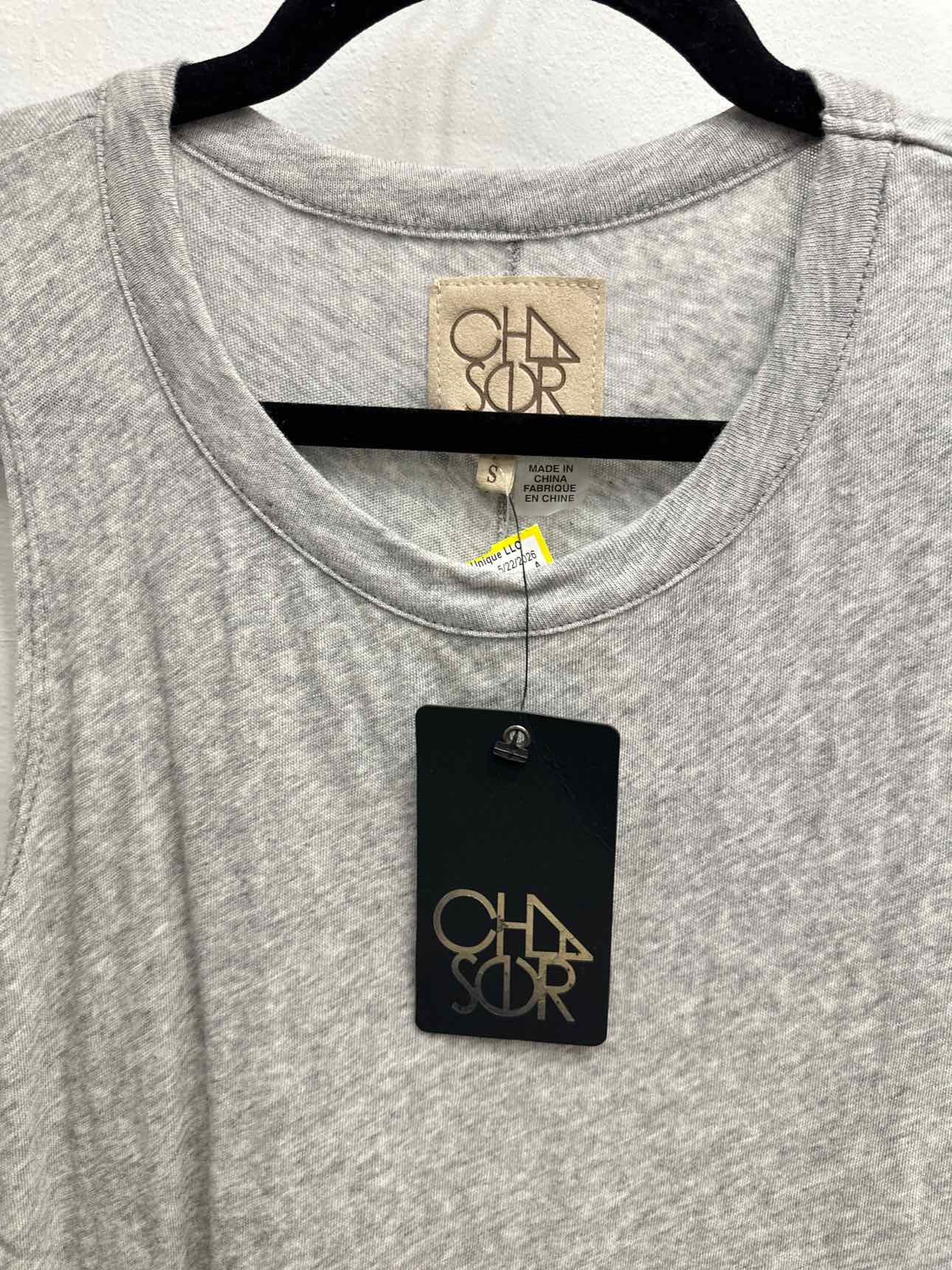 CHASER Size Small Grey Top