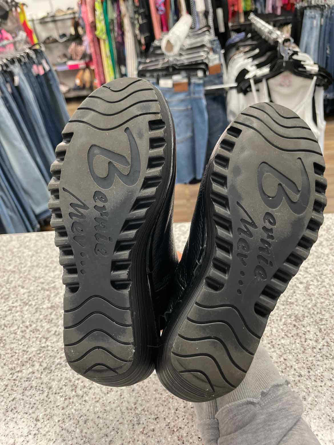 Bernie Mev Size 38 Black sandal