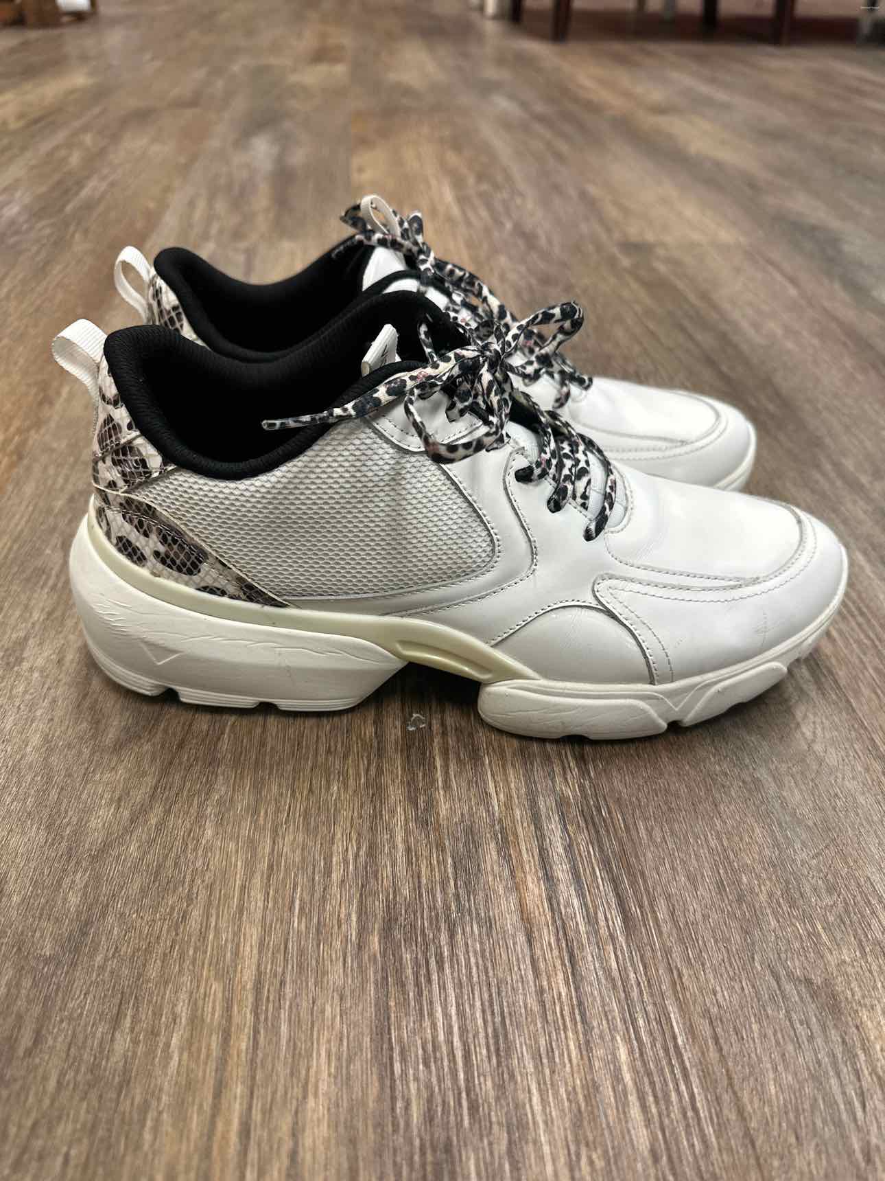 Vionic Size 10 White Sneakers
