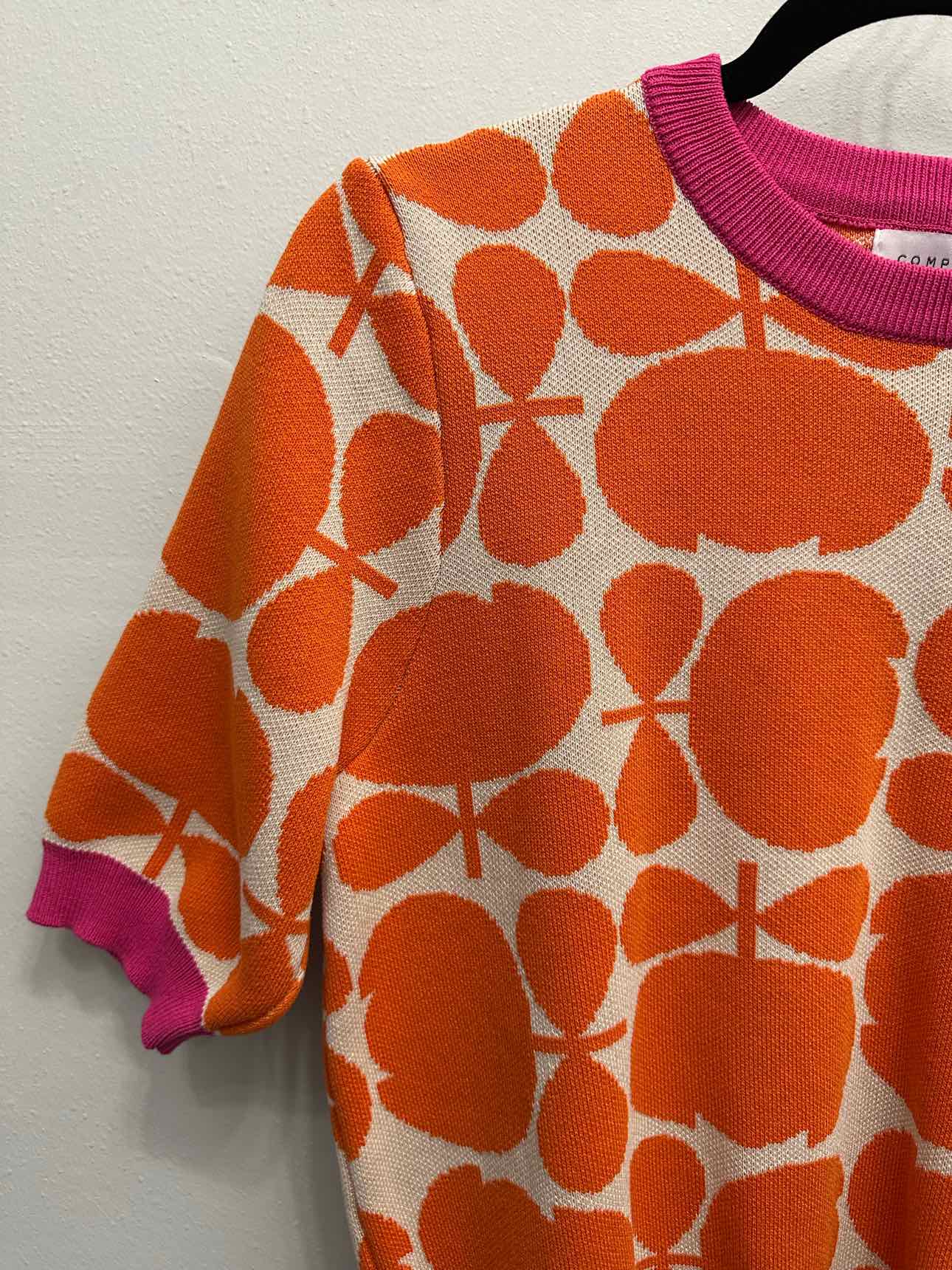 Compania Fantastica Cropped Tulip Sweater Size Large Orange/Pink Top